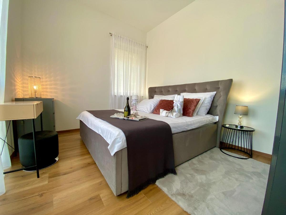 Apartman Sogni D'Oro Lägenhet Pula Exteriör bild