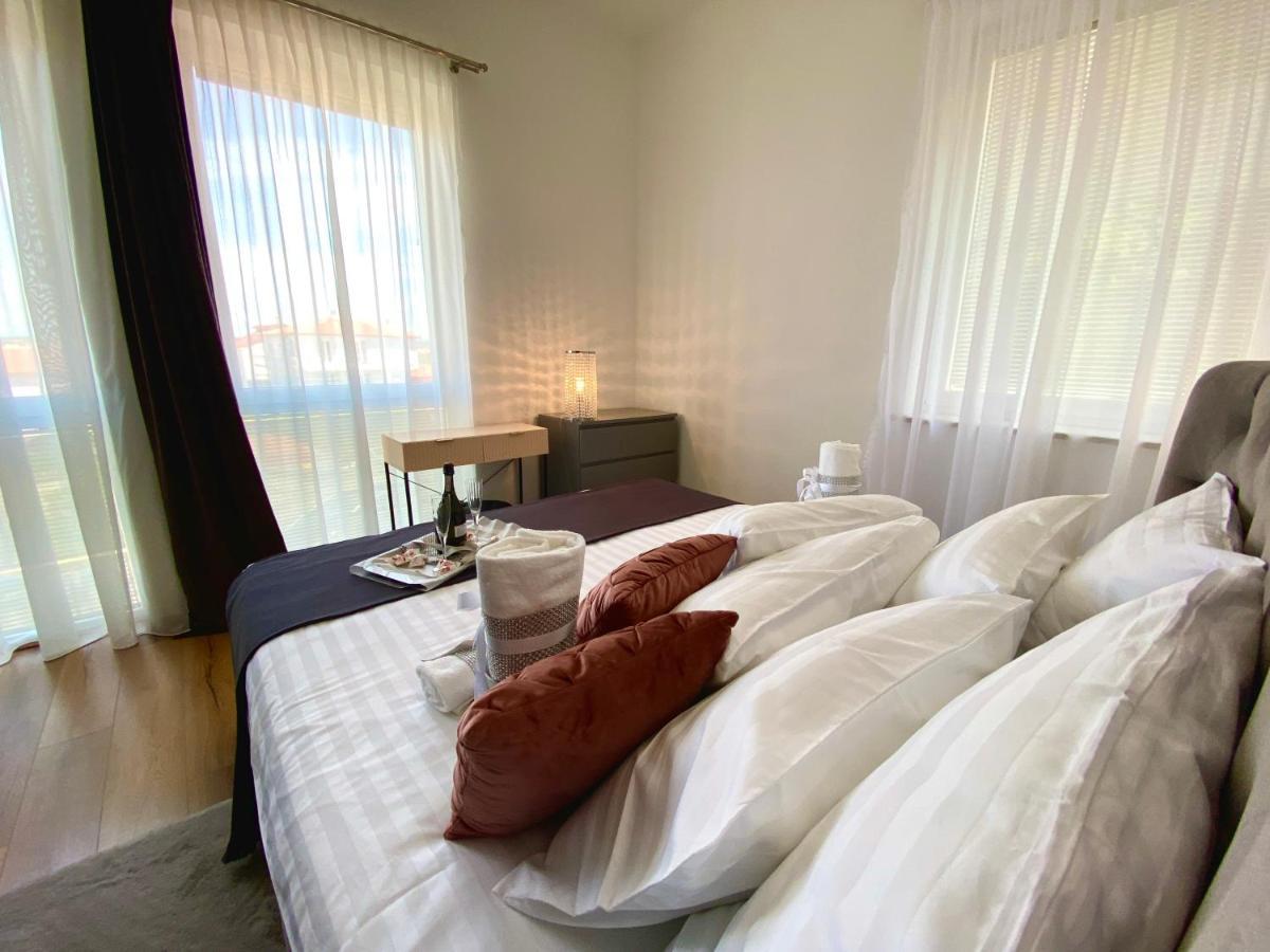 Apartman Sogni D'Oro Lägenhet Pula Exteriör bild