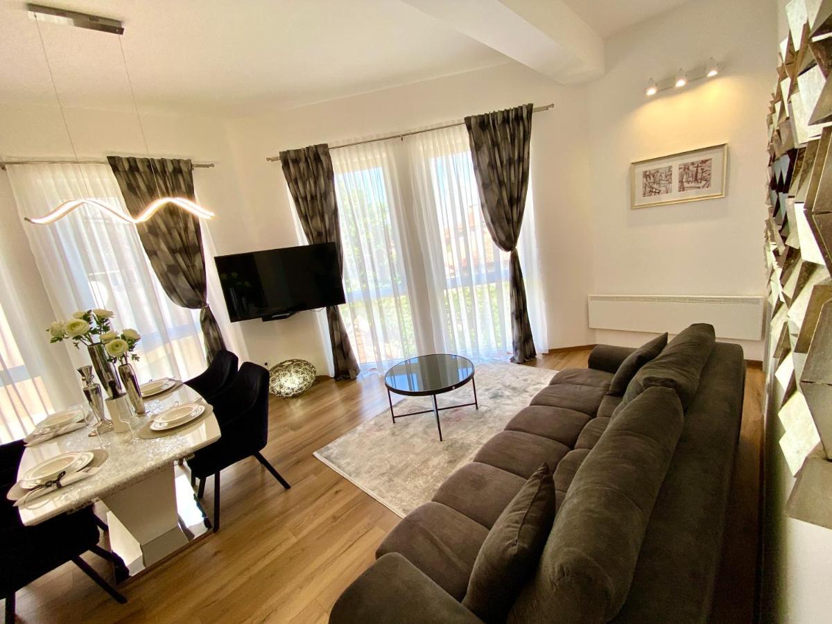 Apartman Sogni D'Oro Lägenhet Pula Exteriör bild