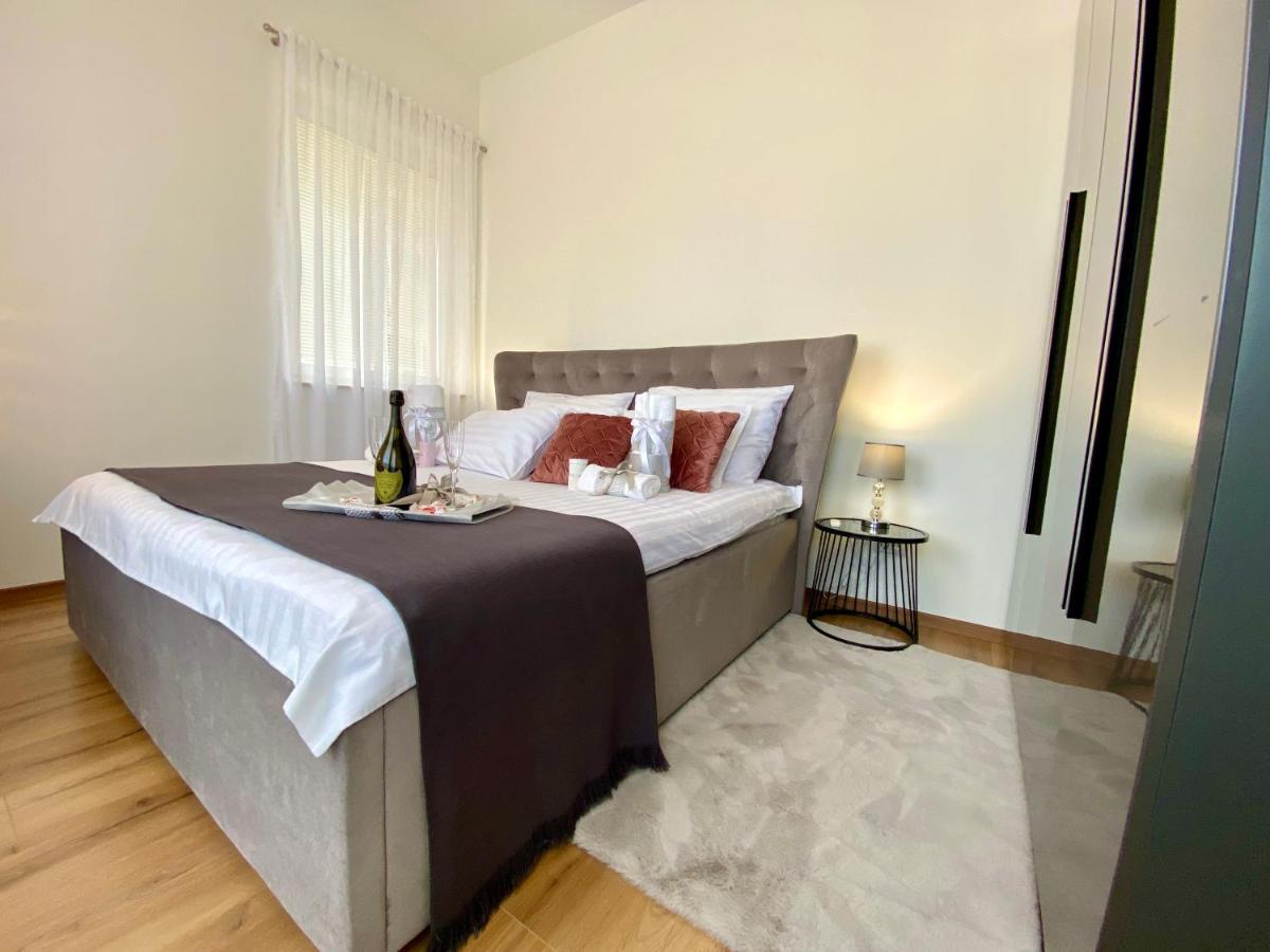 Apartman Sogni D'Oro Lägenhet Pula Exteriör bild